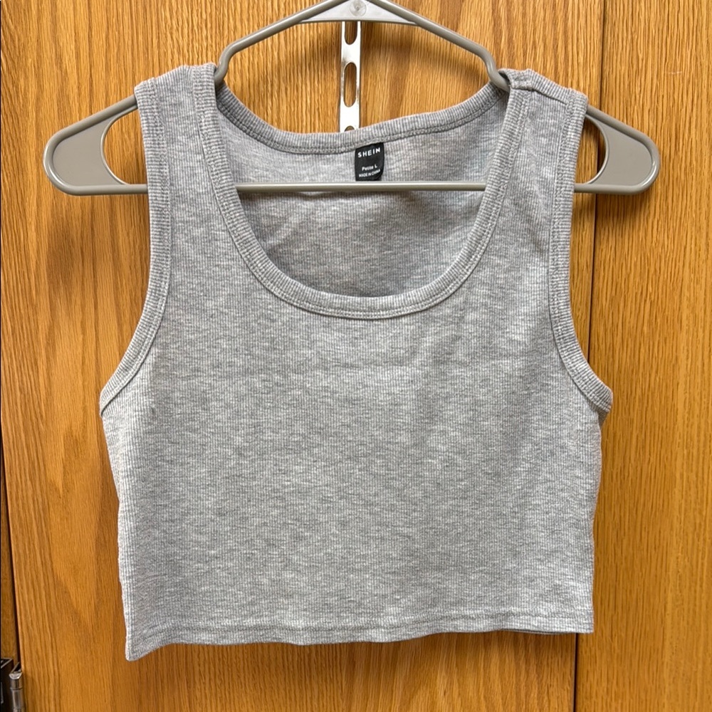 SHEIN Gray Fitted Sleeveless Crop Tank Top